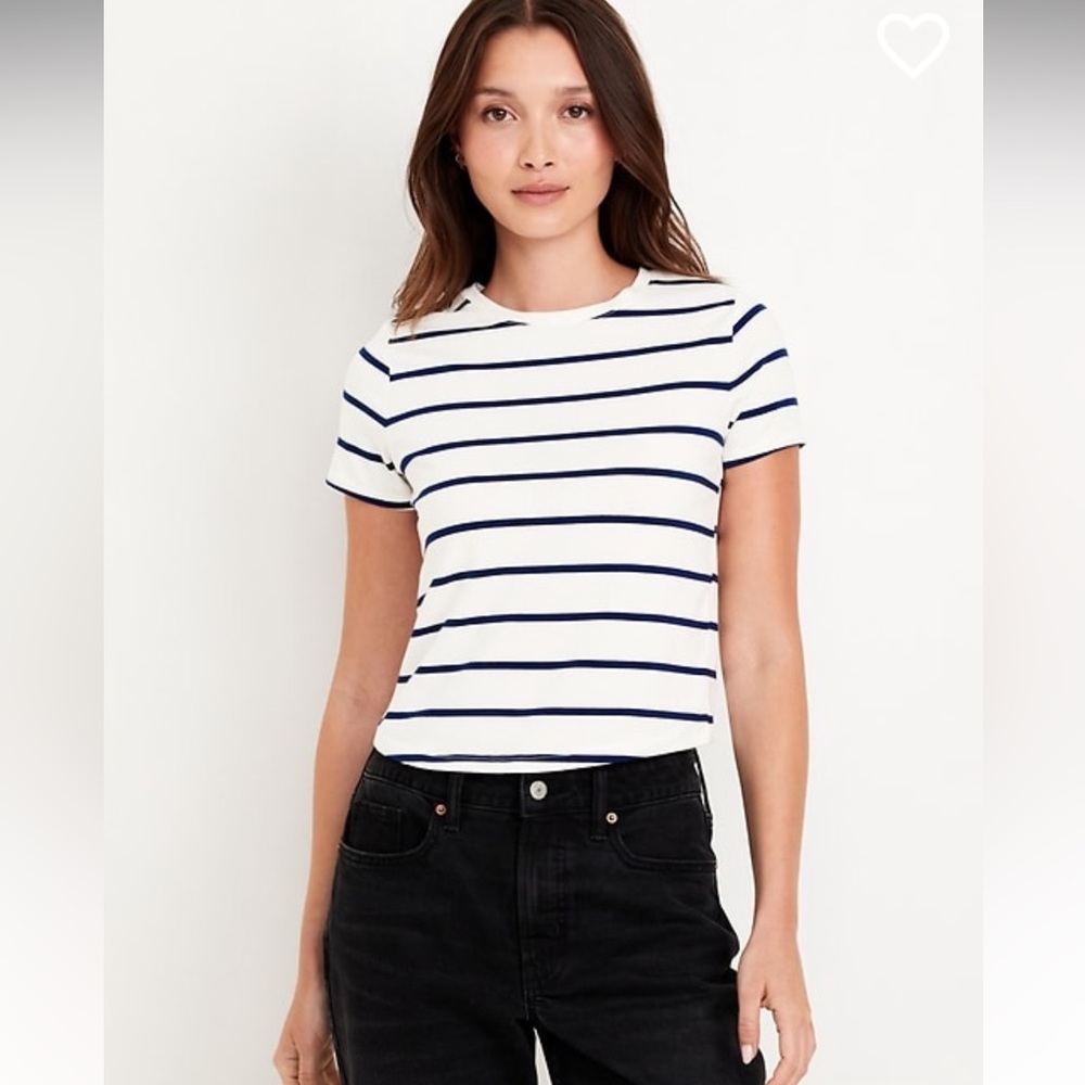 Old navy Bestee crop Tshirt M NWOT